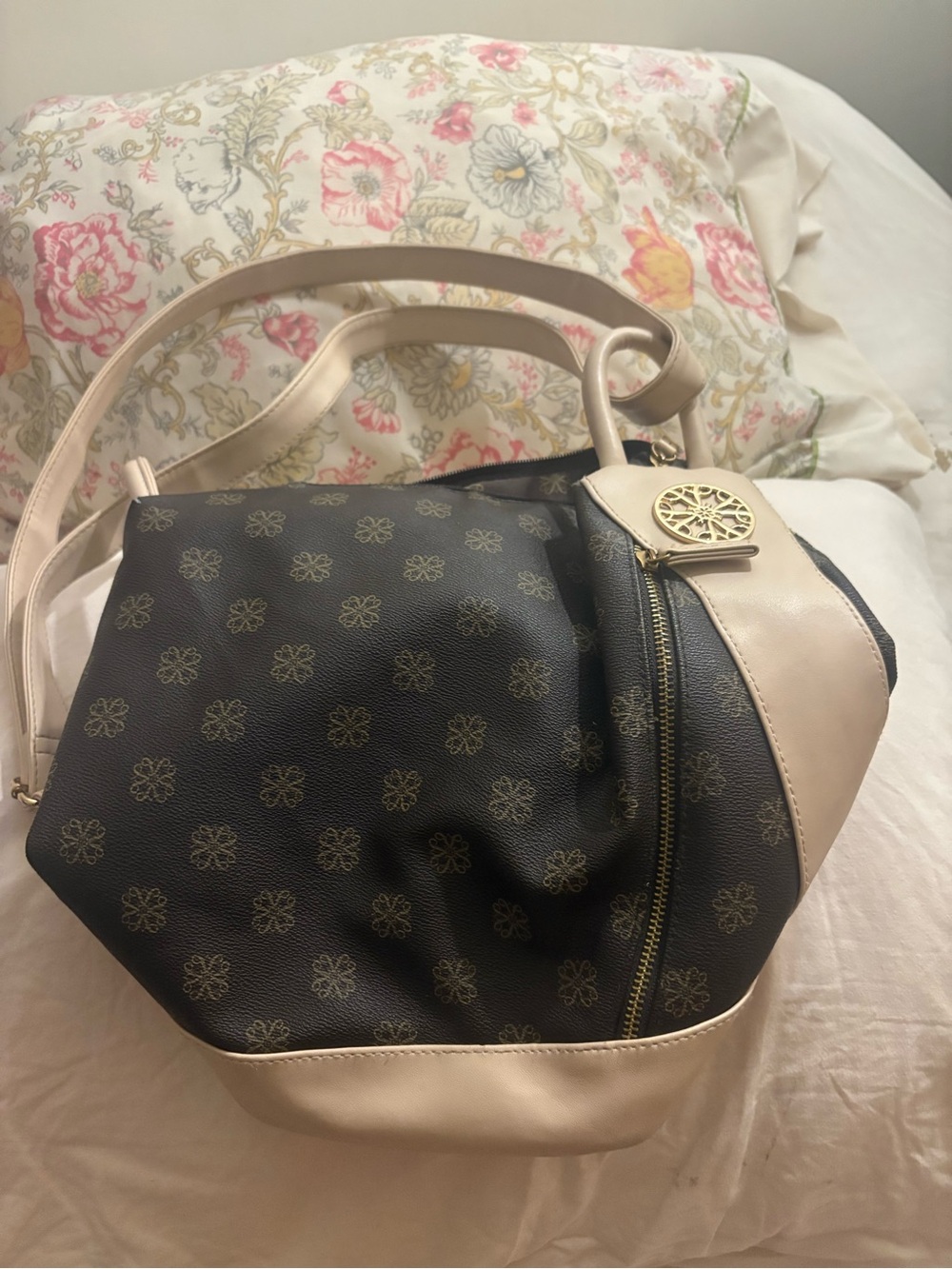 Avon Stylish Black and Cream Women's Shoulder Bag